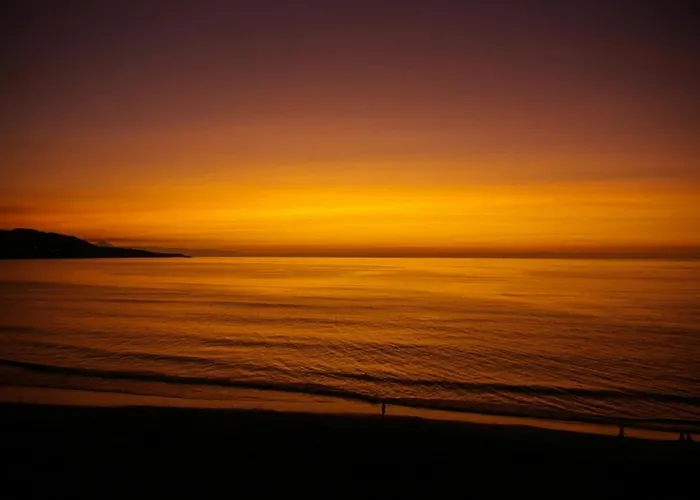 Fabulous Canteras First Beachfront 아파트