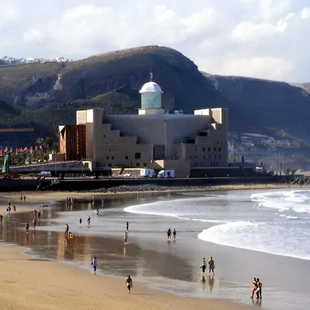 Fabulous Canteras First Beachfront Апартаменты *